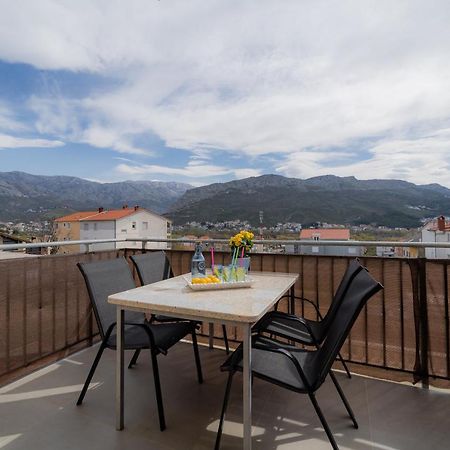 Luxury Apartment Laluna Kamen Luaran gambar