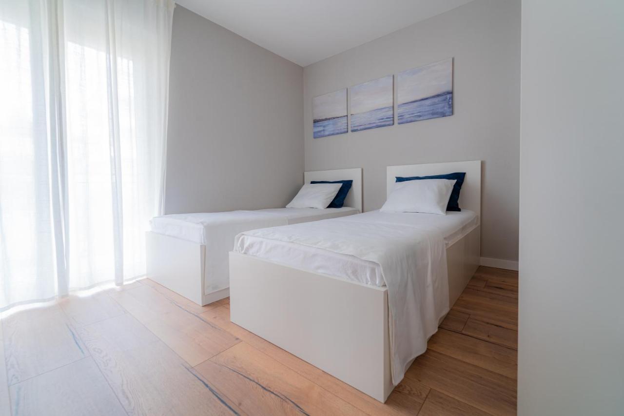 Luxury Apartment Laluna Kamen Luaran gambar