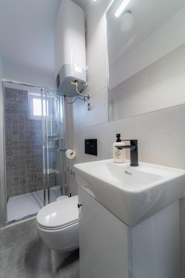 Luxury Apartment Laluna Kamen Luaran gambar