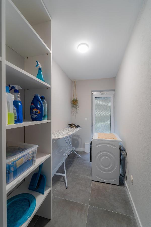 Luxury Apartment Laluna Kamen Luaran gambar